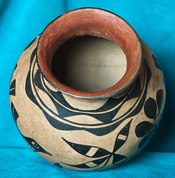 Vintage Santo Domingo Bird Pot